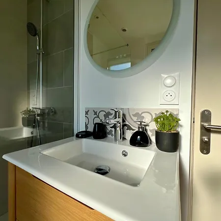 T2 Hyper Centre De Denis De Pile * Saint-Denis-de-Pile