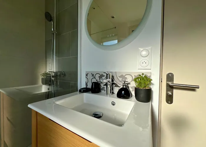 T2 Hyper Centre De Denis De Pile * Saint-Denis-de-Pile