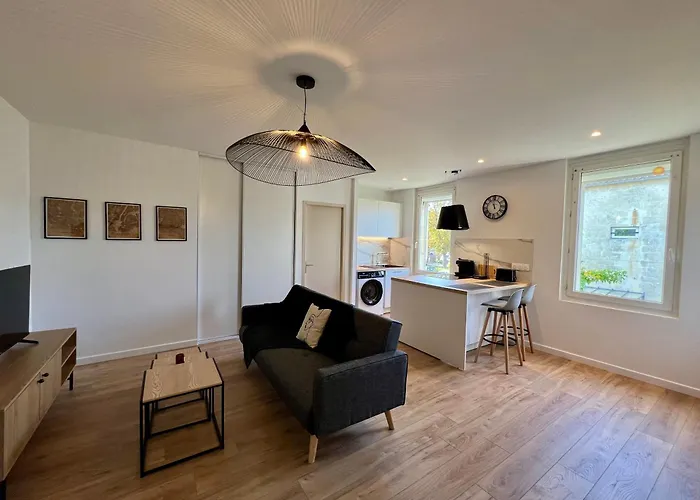 T2 Hyper Centre De Denis De Pile * Saint-Denis-de-Pile